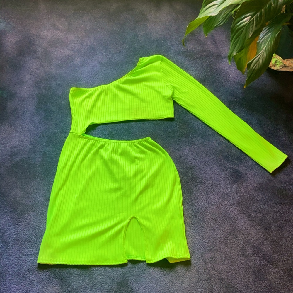 One sleeve dress